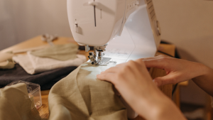 Read more about the article Why bid for a Magicfly Mini Sewing Machine?