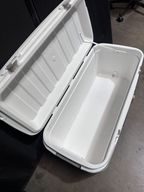IGLOO Polar 120 Qt Cooler - Image 2
