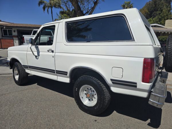 1990 Ford Bronco - Image 3