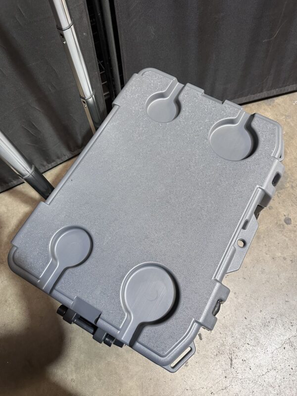 IGLOO SPORTSMAN SUNSET GLIDE 110QT HARD SIDED COOLER - Image 2