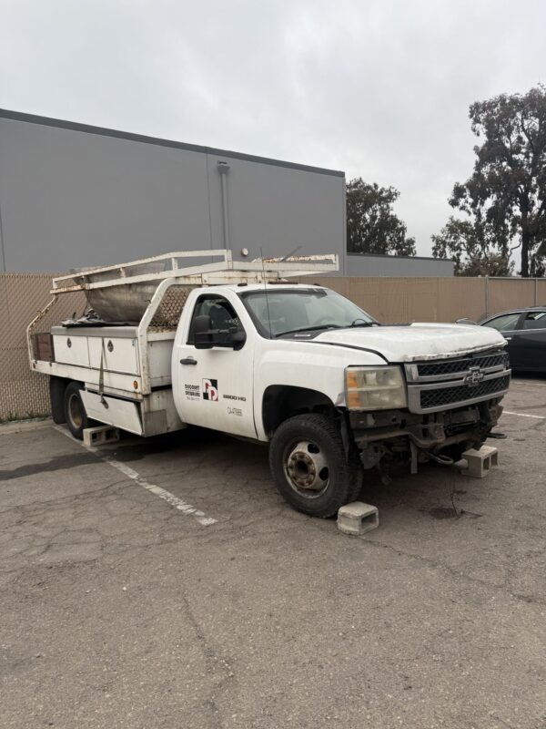 Chevy Silverado 3500 HD - Image 6