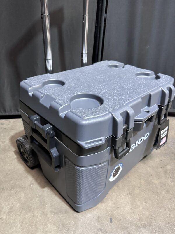 IGLOO Trailmate 52 Qt Roller Cooler - Image 3