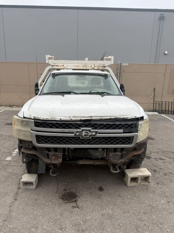 Chevy Silverado 3500 HD - Image 7