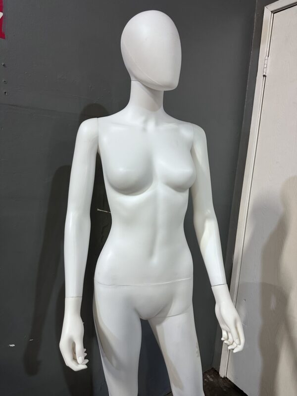 70" Matte White Egghead Female Mannequin